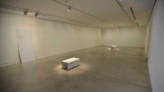 La polémica muestra de museo que exhibe salas vacías