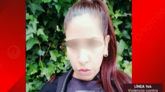 Le roban el arma y el chaleco a una mujer policía en el Barrio Zavaleta