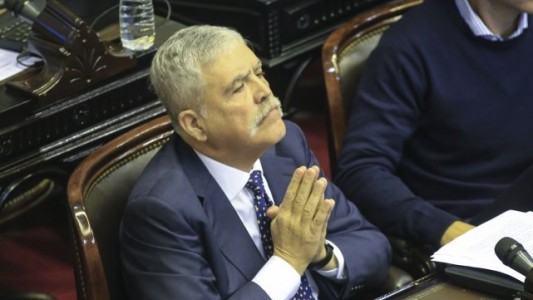 El juez Bonadio también pidió el desafuero de De Vido y ordenó su detención