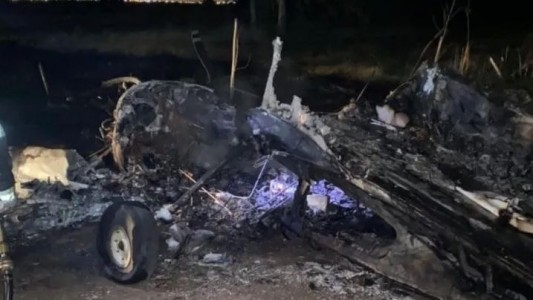 Se estrelló una avioneta en Berisso y los pilotos se salvaron de milagro