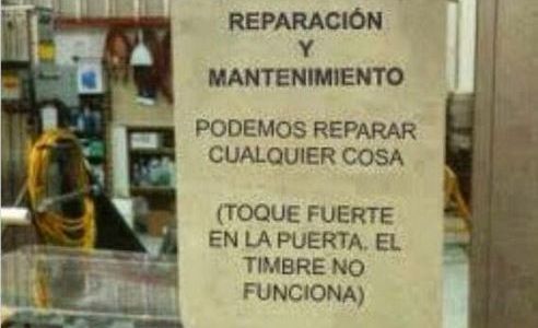 Carteles insólitos con repercusión en redes sociales