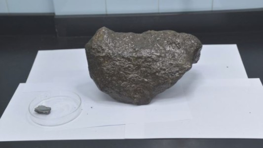Insólito: la Aduana detectó el transporte de un meteorito de contrabando