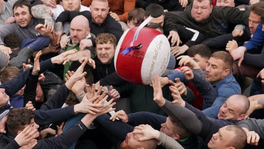Fútbol medieval: así fue la violenta edición del Atherstone Ball Game - #FlashChat