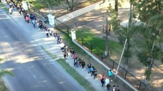 Cuatro cuadras de cola en Benavídez para cubrir 600 puestos de trabajo