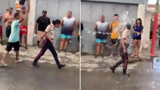 Con la Policía, no: jugaban con agua y terminaron detenidos - #FlashChat