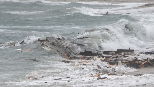 Naufragio de migrantes en el sur de Italia dejó 58 muertos