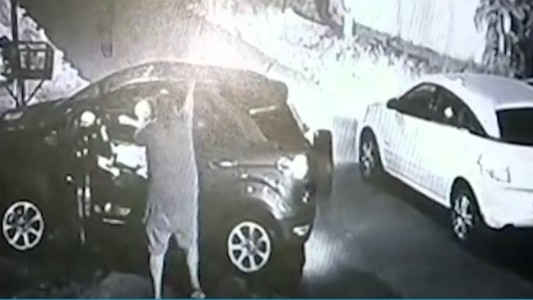 Un jubilado del Ejército mató a uno de los ladrones que intentó robarle