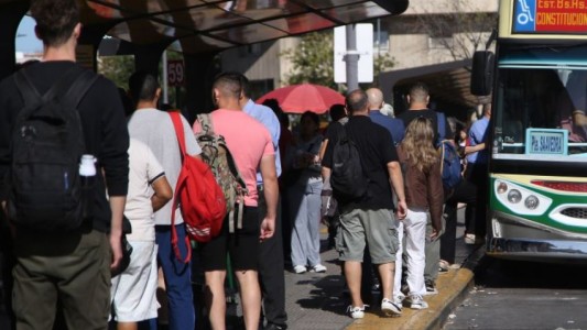 Se levantó el paro de colectivos tras una reunión con el Ministerio de Trabajo