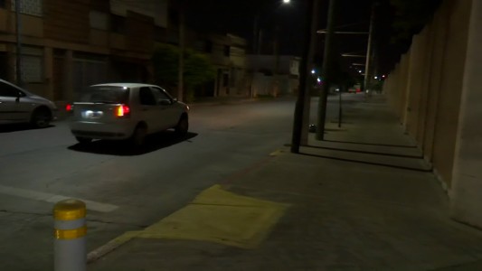 Córdoba: Duermen en los autos para que no se los roben
