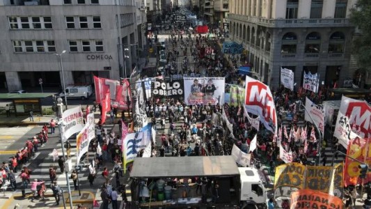 Barrios de Pie se moviliza en el centro porteño