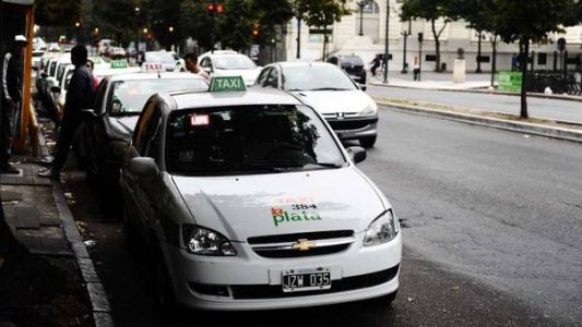 La Plata: proponen tener "baños" en los taxis