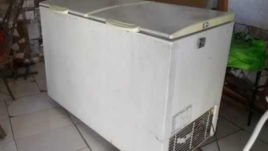 El hombre que apareció muerto en un freezer falleció de un paro cardíaco