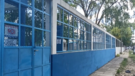 Tras perder la tutela de su hija, fue armado al jardín y quiso llevársela: "Voy a volar todo"