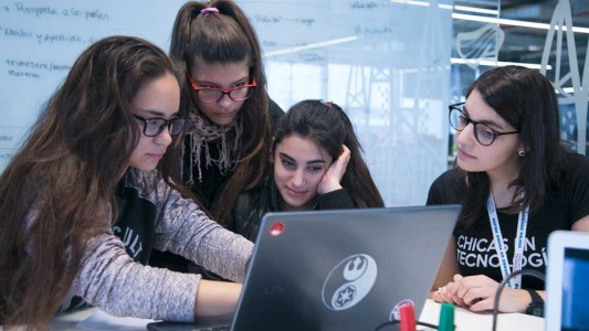 #8M: De cada 100 egresados universitarios de programación ninguna es mujer