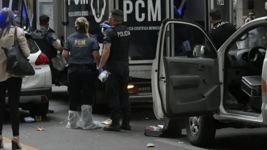 Mendoza: murió tras caer del décimo piso luego de que le explotara el celular