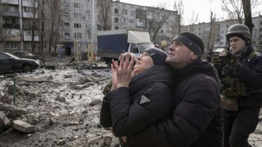 Crímenes de guerra: acusan a francotiradores rusos de abusar y violar en grupo a niñas y madres