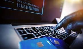 Un banco debe resarcir a persona estafada con tarjeta de crédito mediante sustracción de identidad