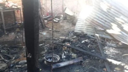 Corrientes: un niño de 10 años salvó la vida de su hermanita al rescatarla del incendio de su casa