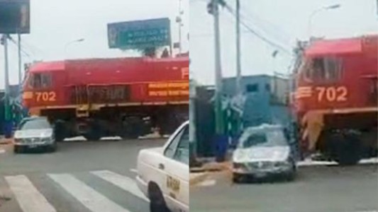 A lo "Rápido y furioso": la arriesgada maniobra de dos taxistas - #FlashChat