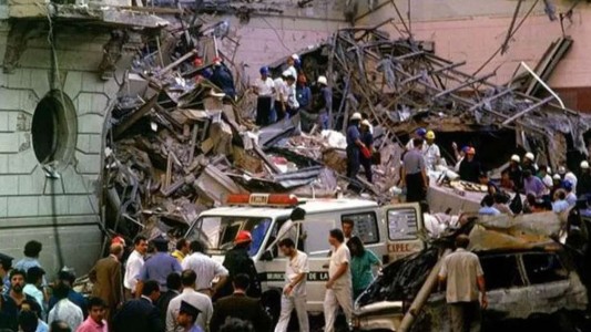 Con ministros y legisladores presentes, la Embajada de Israel renovó el reclamo de Justicia a 31 años del atentado