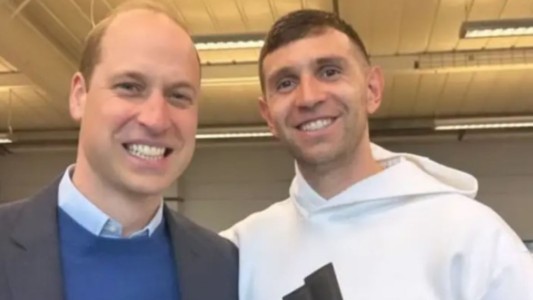 El Príncipe William, el Dibu Martínez y una foto viral