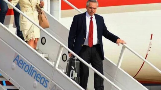 El Presidente fue autorizado por decreto para salir del país