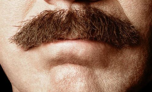 Ponerse bigotes o sonreír como Buda, entre las diez cirugías más insólitas