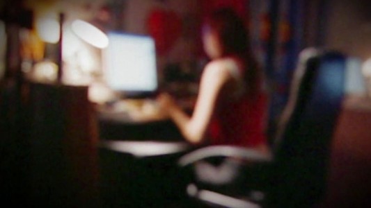 Vendió imágenes eróticas y comenzó a sufrir "sextorsión": allanaron la casa del acusado