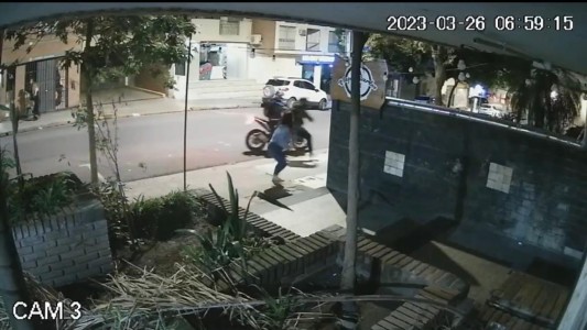 Doble ataque motochorro en Córdoba: le dieron una paliza a una de las víctimas