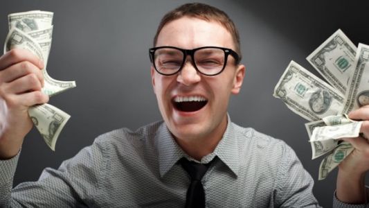 Según un estudio británico, el dinero sí da felicidad