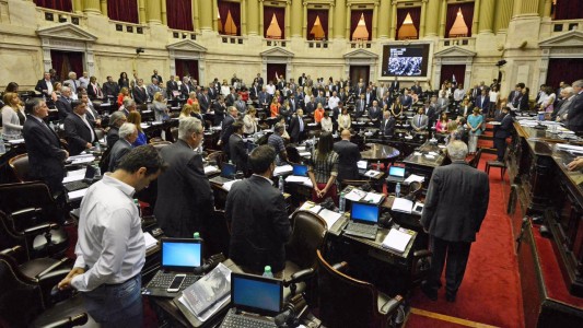 La sesión especial de Diputados empezó con un homenaje a los tripulantes del ARA San Juan