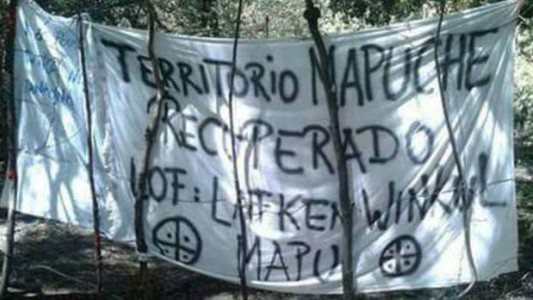 Desalojaron una comunidad mapuche a orillas del lago Mascardi en un terreno de Parques Nacionales