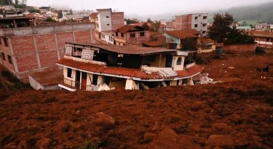 Deslave en Ecuador: ascienden a 14 los muertos por el alud provocado por lluvias
