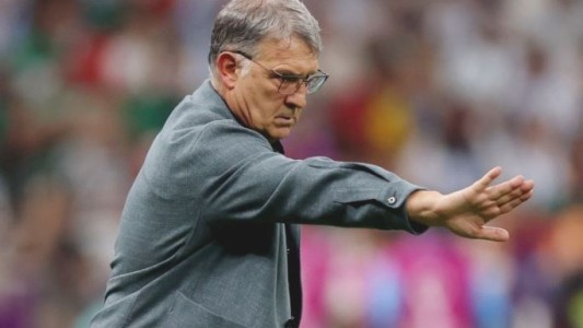 El "Tata" Martino rechazó la oferta de Boca y Riquelme busca otro técnico