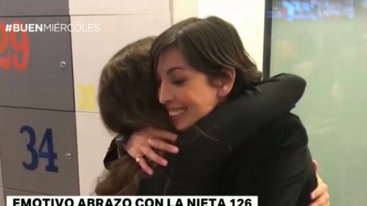 El abrazo de Sandra Mihanovich y Adriana, la nieta 126