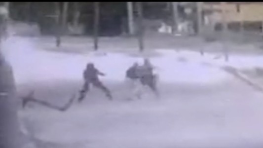 Policía mató a un ladrón que intentó robarle y se fue en bicicleta: quedó detenido