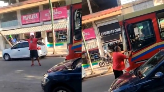 "Por eso les pegan un tiro", le dijo un automovilista a un colectivero en una pelea en la calle