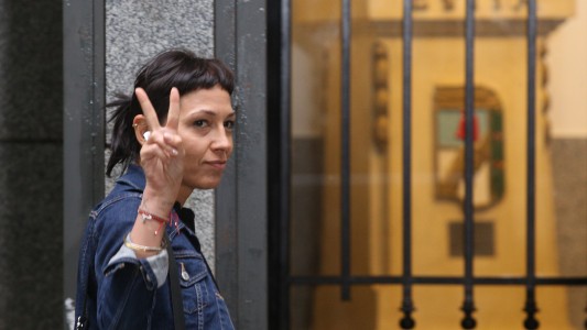 Mayra Mendoza anunció un "aumento salarial acumulado del 60%" en 4 cuotas para los empleados municipales