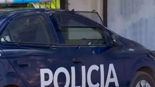 Patrullero estacionado sin responder y ruidos sugestivos: investigan si los policías tuvieron sexo