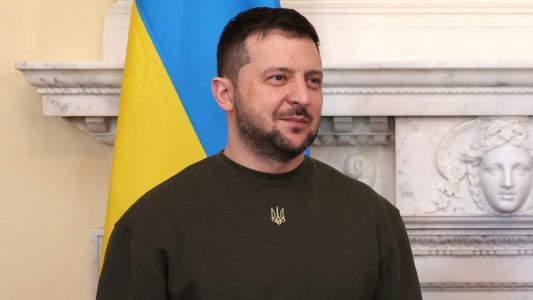 Multan a una ciudadana rusa por considerar a Zelenski "apuesto y gracioso"