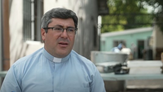 Curas Villeros, los guardianes de los barrios en tiempos de inflación