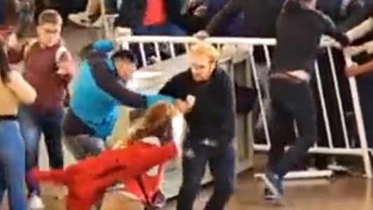 Escándalo en la UBA: batalla campal en la Facultad de Derecho por una asamblea