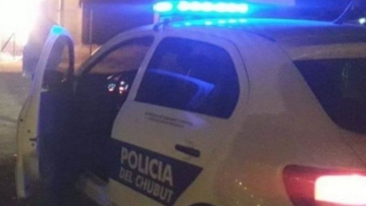 Estaba ebrio y le dio una trompada a una mujer policía