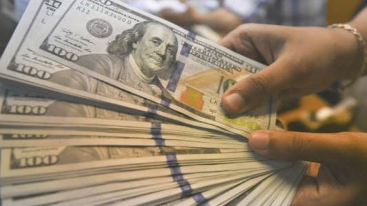 El dólar continúa en alza y alcanzó un nuevo récord