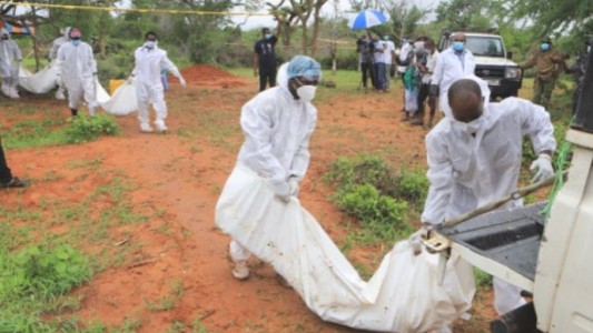 Exhumaron 47 cadáveres de fosas comunes de un presunto culto en Kenia