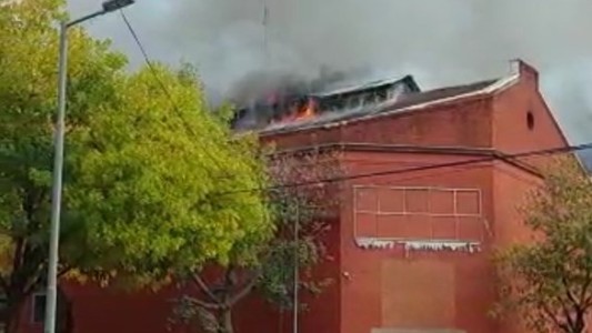 Nuevo incendio en Iron Mountain, donde murieron 10 personas en 2014