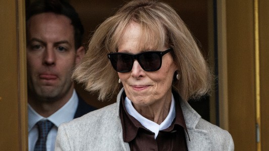 "Trump me violó", el fuerte testimonio de la periodista que demanda al ex presidente en el arranque del juicio