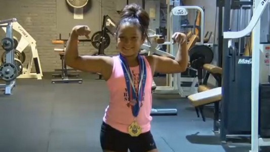 La nena de 9 años que gana medallas levantando pesas