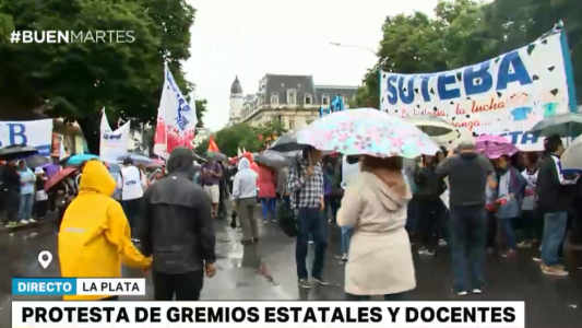 Protesta de gremios estatales y docentes