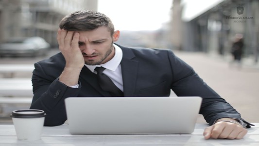 Renunció a su empleo para ingresar a uno nuevo pero al final no la tomaron: la empresa deberá pagar